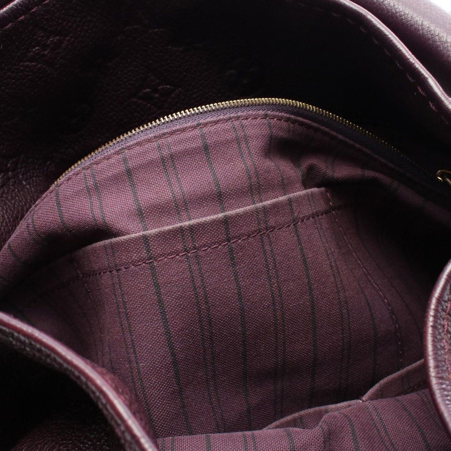 Louis Vuitton Artsy MM Shoulder Bag in Purple Monogram Leather