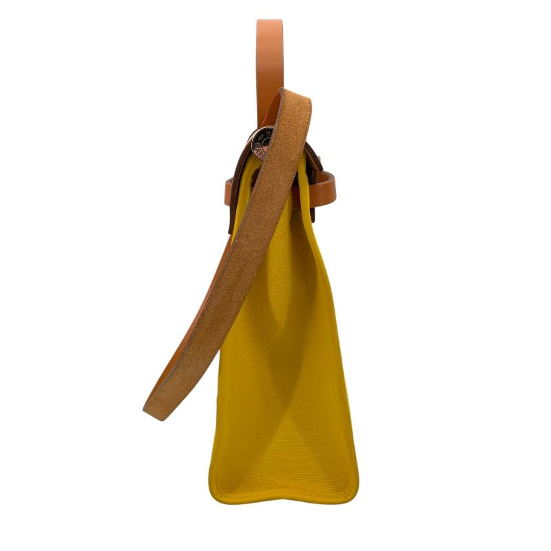 HERMES Émile Zip Bag PM in Lime with Silver Hardware - Exquisite Craftsmanship