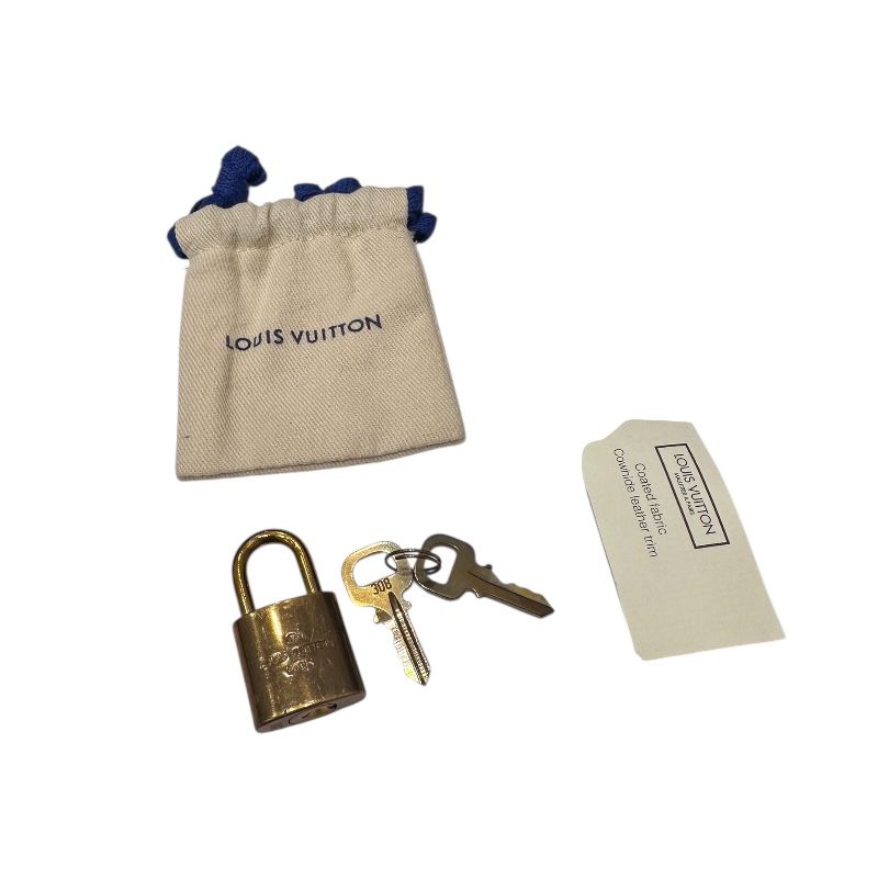 Louis Vuitton Speedy 25 Monogram Handbag - Timeless Elegance