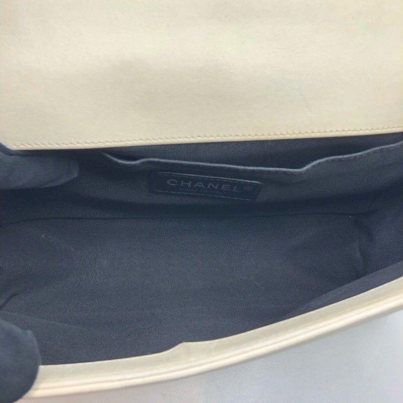 CHANEL Boy Chanel 25 Black/White Calf Leather Shoulder Bag