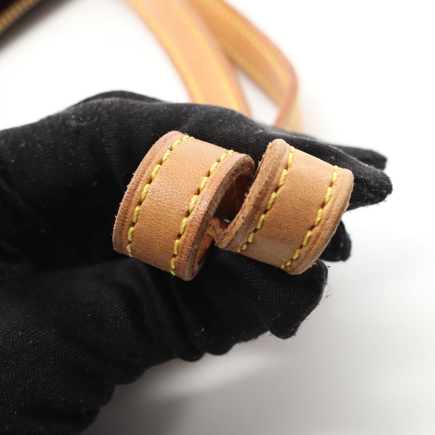 LOUIS VUITTON Kusun GM Shoulder Bag - Timeless Elegance