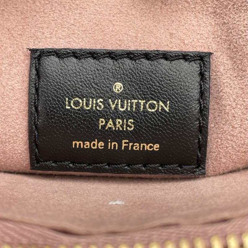 Louis Vuitton Pochette Coussin M57790 Noir Embossed Lambskin Shoulder Bag