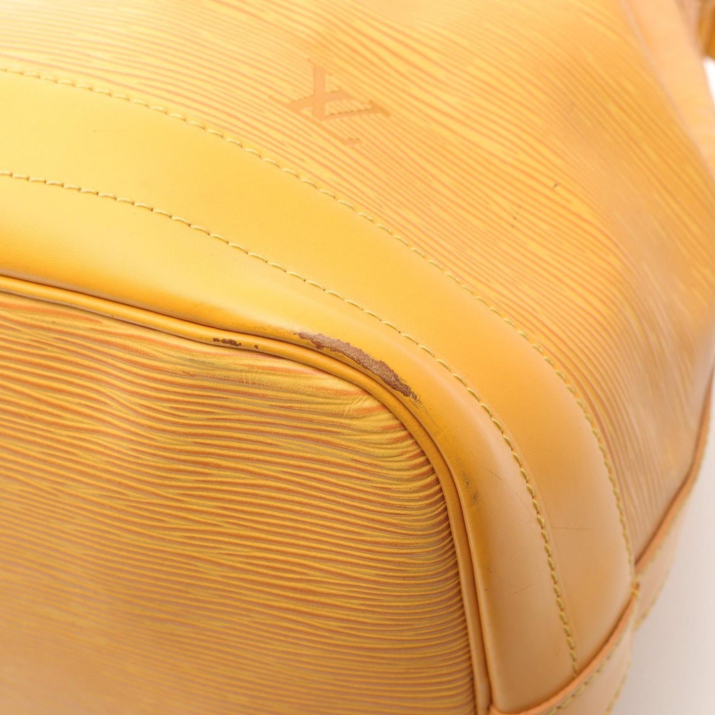 Louis Vuitton Noé Epi Tassili Yellow Shoulder Bag - Timeless Elegance