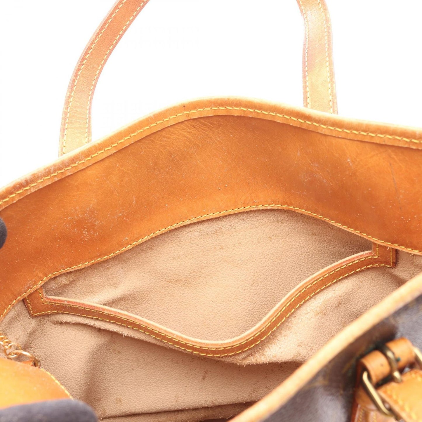 Louis Vuitton Monogram Bucket GM Shoulder Bag - Timeless Elegance