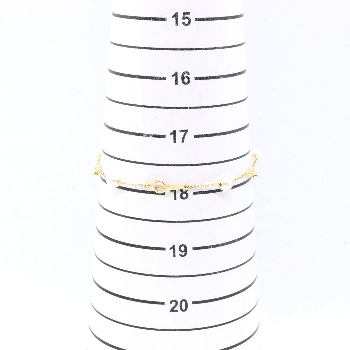 MIKIMOTO Pearl Bracelet in 18K Yellow Gold - Timeless Elegance