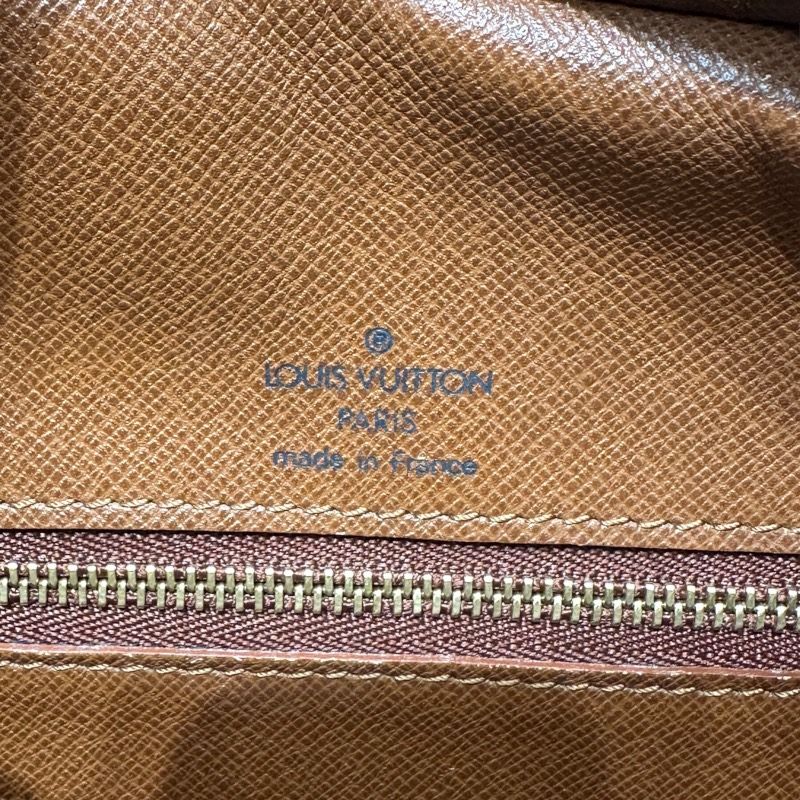 Louis Vuitton Monogram Blois 30 Shoulder Bag - Timeless Elegance