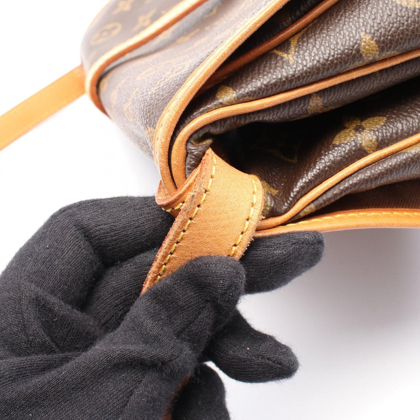 Louis Vuitton Monogram Sommeil 30 Shoulder Bag - Timeless Elegance