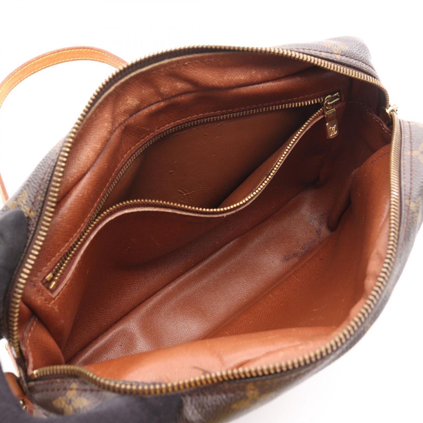 Louis Vuitton Monogram Troca 27 Shoulder Bag - Timeless Elegance