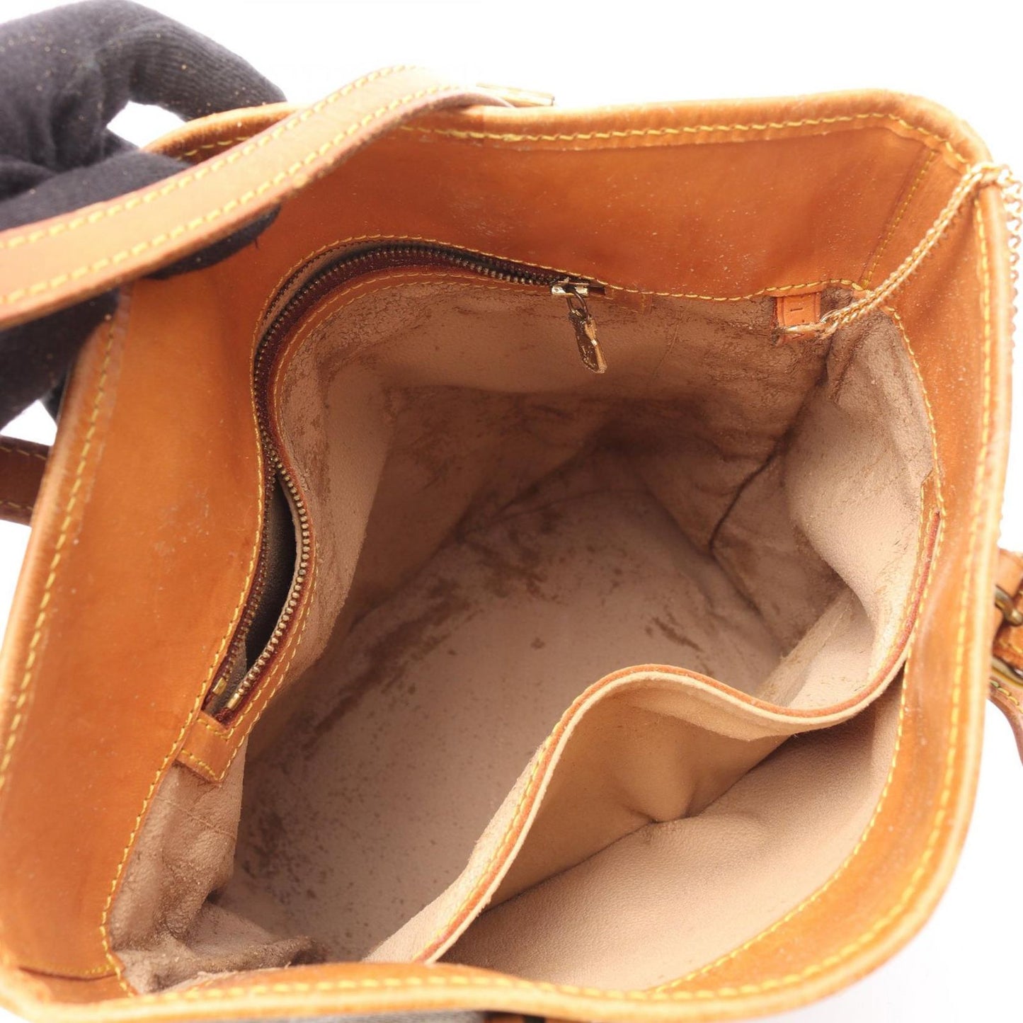 Louis Vuitton Monogram Bucket GM Shoulder Bag - Timeless Elegance