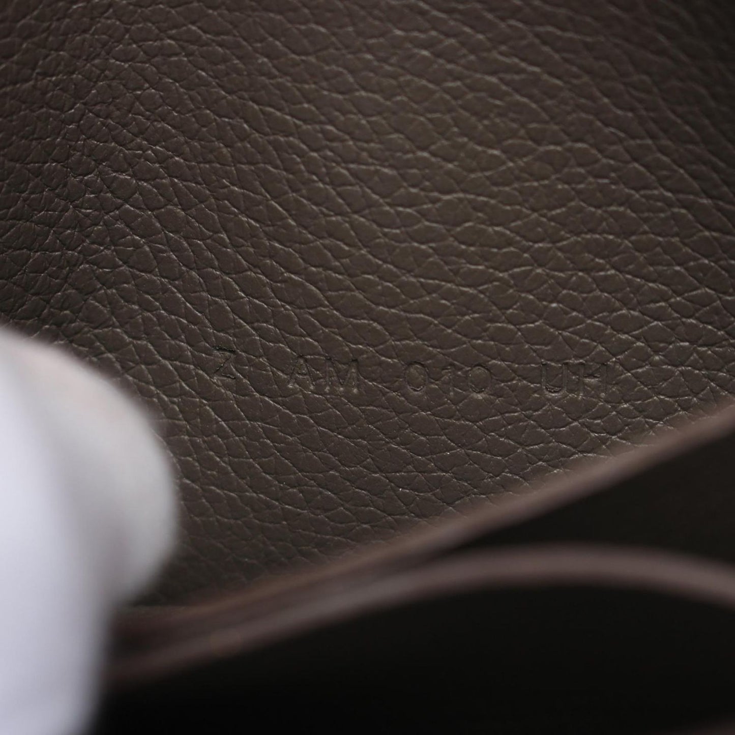 HERMES L'Homme Slim Wallet in Etain Leather - Exquisite Craftsmanship