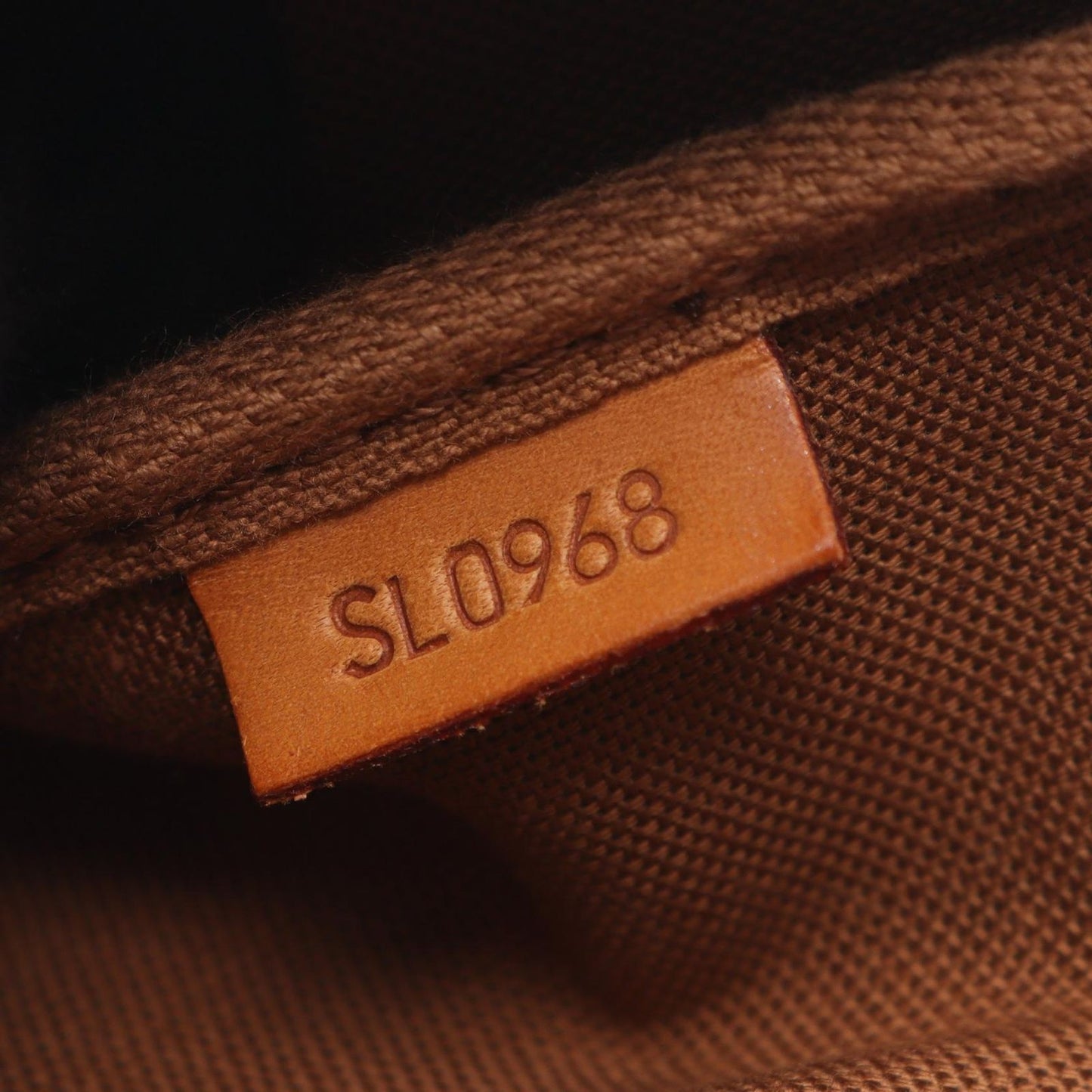 Louis Vuitton Pochette Accessoires Handbag - Timeless Elegance