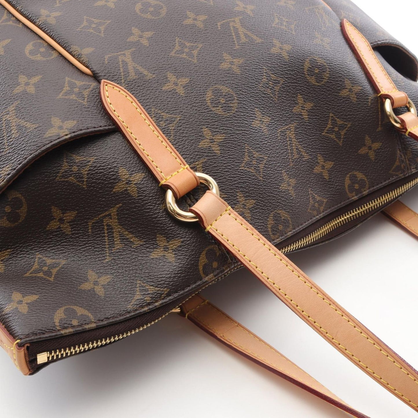 Louis Vuitton Totally MM Monogram Tote Bag - Timeless Elegance