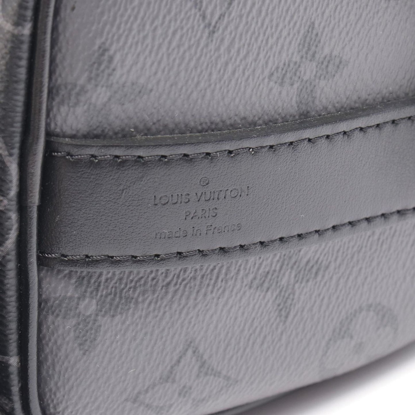 Louis Vuitton Keepall Bandoulière 25 - Iconic Monogram Eclipse Canvas