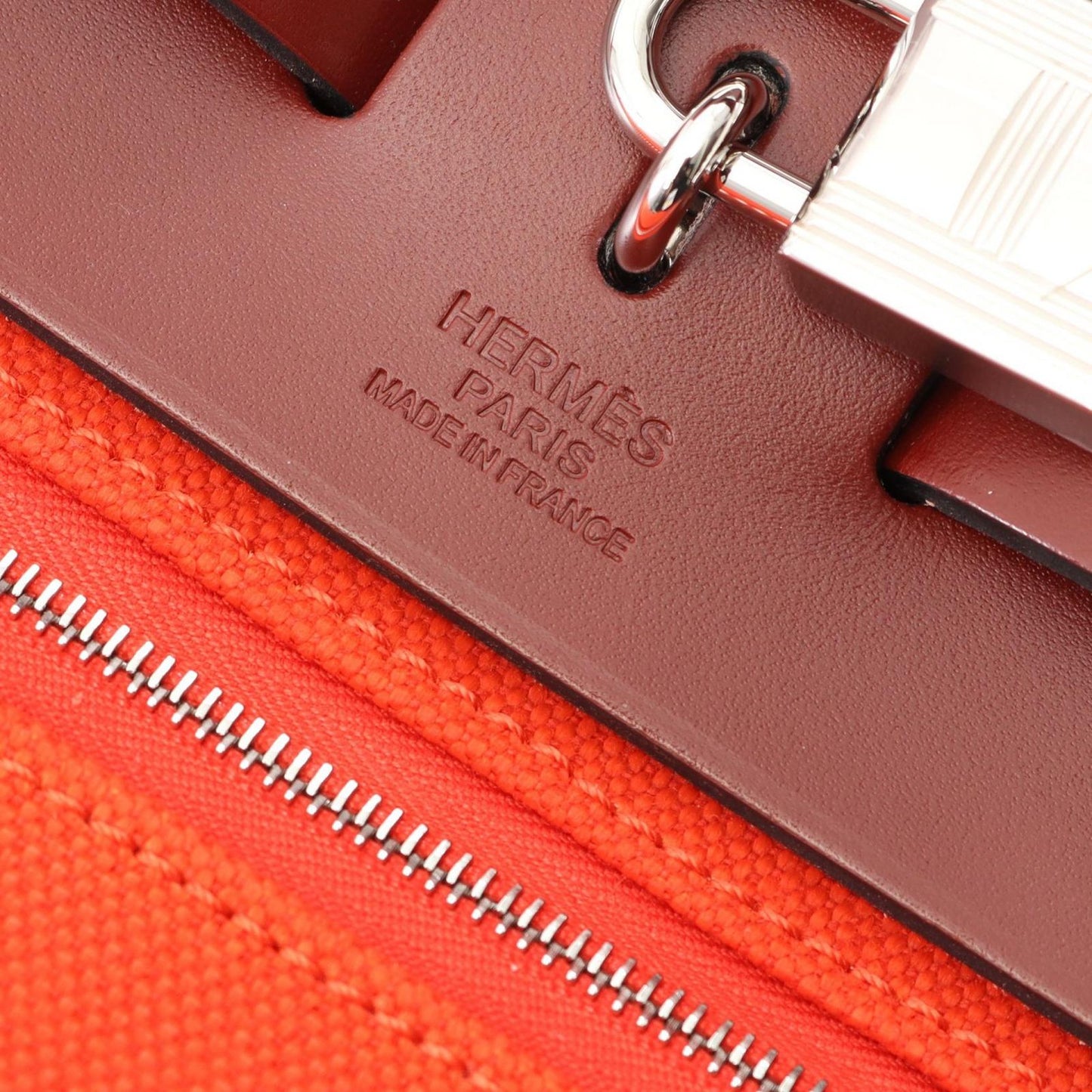 HERMES Élan Handbag in Rouge Piment & Rouge Ash - Timeless Elegance