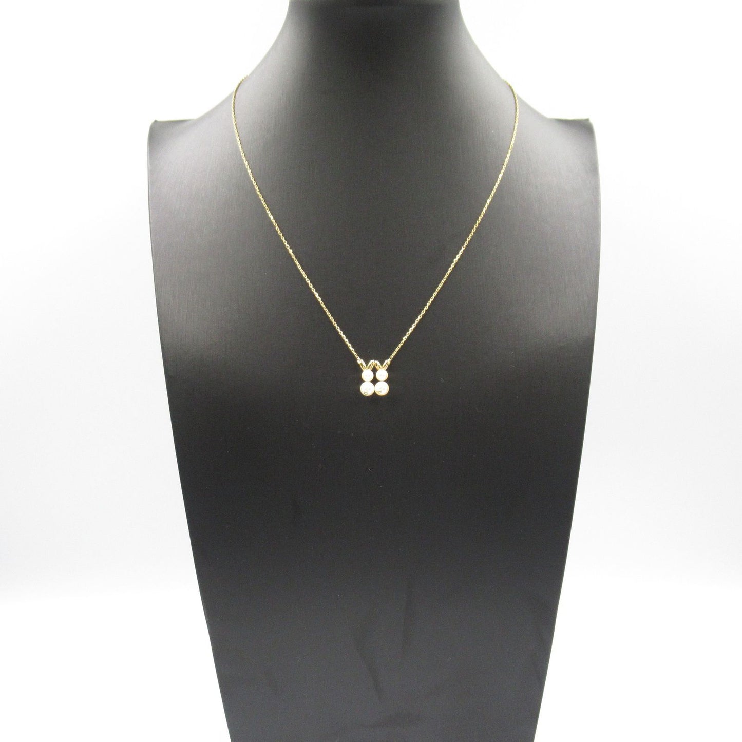 Van Cleef & Arpels Pearl Necklace in 18K Yellow Gold