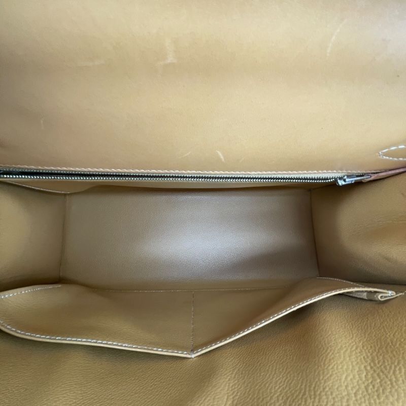HERMES Kelly 32 Natural Sable with Gold Hardware - Timeless Elegance