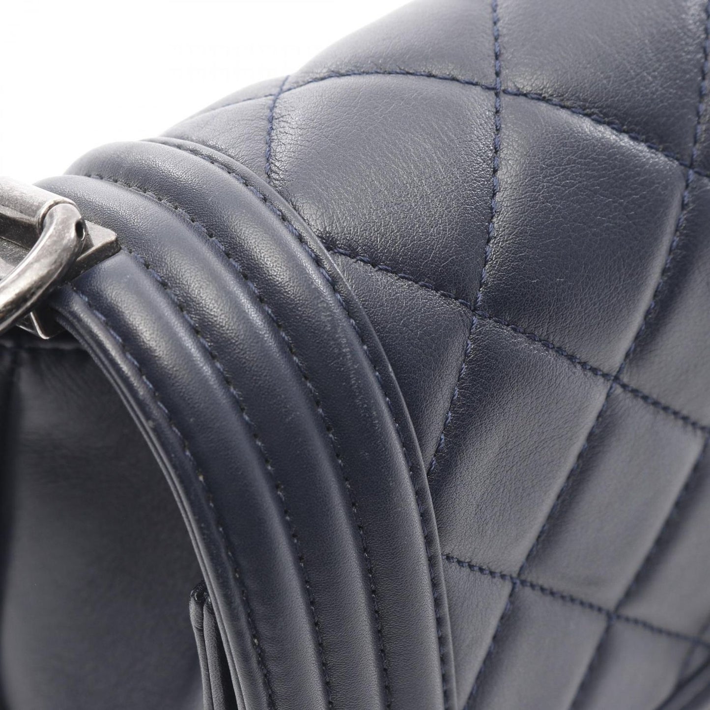 CHANEL Boy Chanel Shoulder Bag in Navy Lambskin - A67086