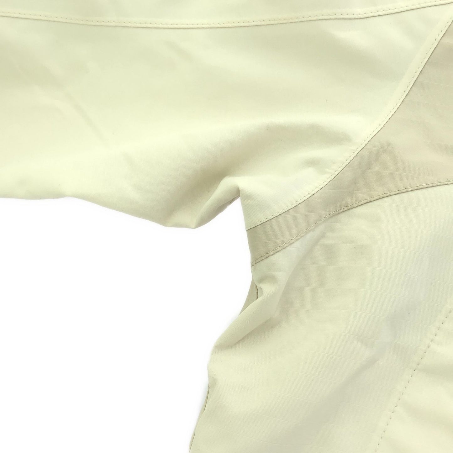 THE NORTH FACE Beige Nylon Jacket - Timeless Style & Comfort