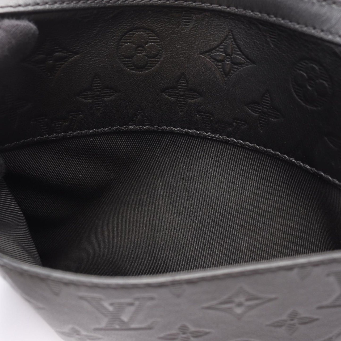 Louis Vuitton Duo Messenger Bag in Noir Leather - Timeless Elegance