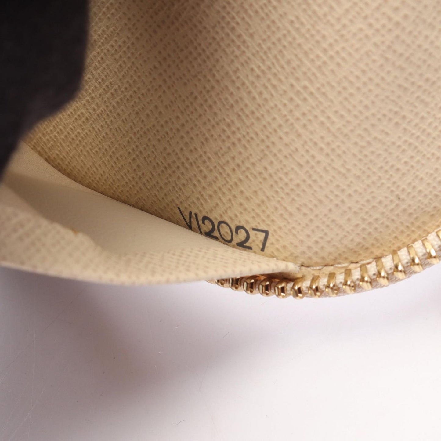 Louis Vuitton Damier Azur Zippy Organizer Wallet - Exquisite Craftsmanship