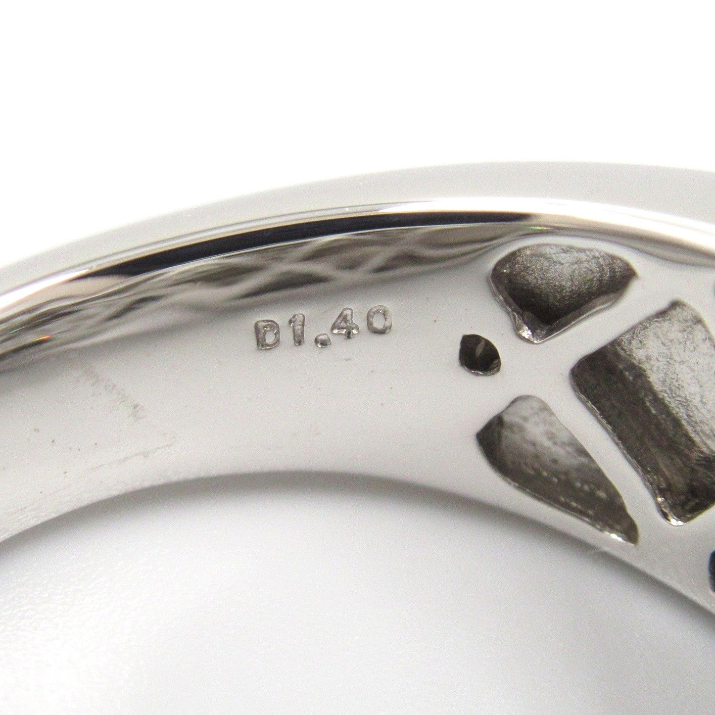 Exquisite K18WG Diamond Ring - 1.40ct Elegance