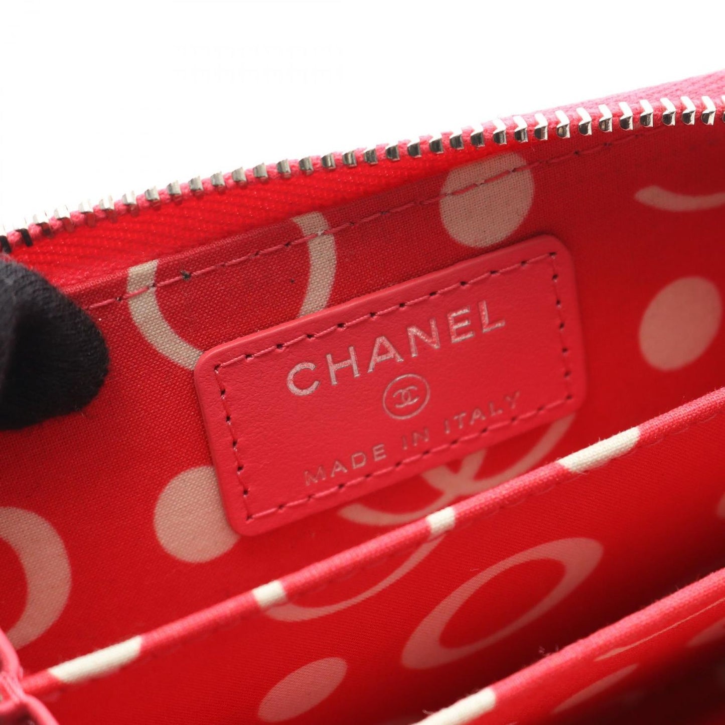 CHANEL Matelassé Coin Case in Shocking Pink - Exquisite Craftsmanship