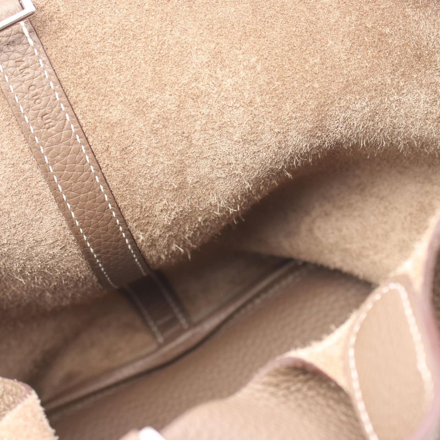 HERMES Picotin MM Handbag in Etoupe Leather - Timeless Elegance