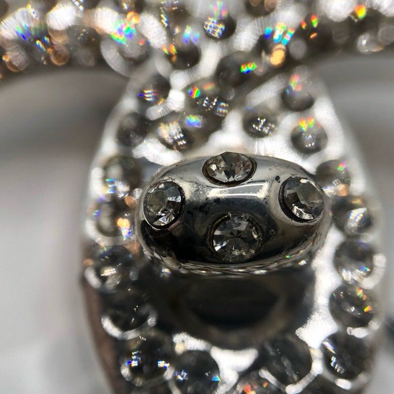 CHANEL Coco Mark Turn Lock Brooch - Exquisite Metal & Strass