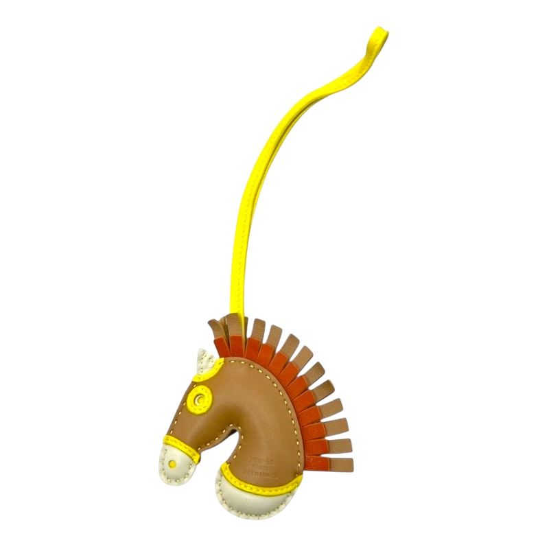 HERMES Gigi Camail U Stamp Anemone Leather Handbag - Exquisite Craftsmanship