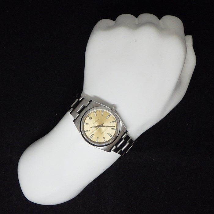 Rolex Oyster Perpetual 34mm 114200 - Exquisite Timepiece