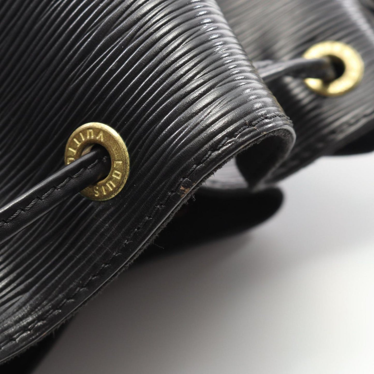 Louis Vuitton Petit Noé Noir Epi Leather Shoulder Bag