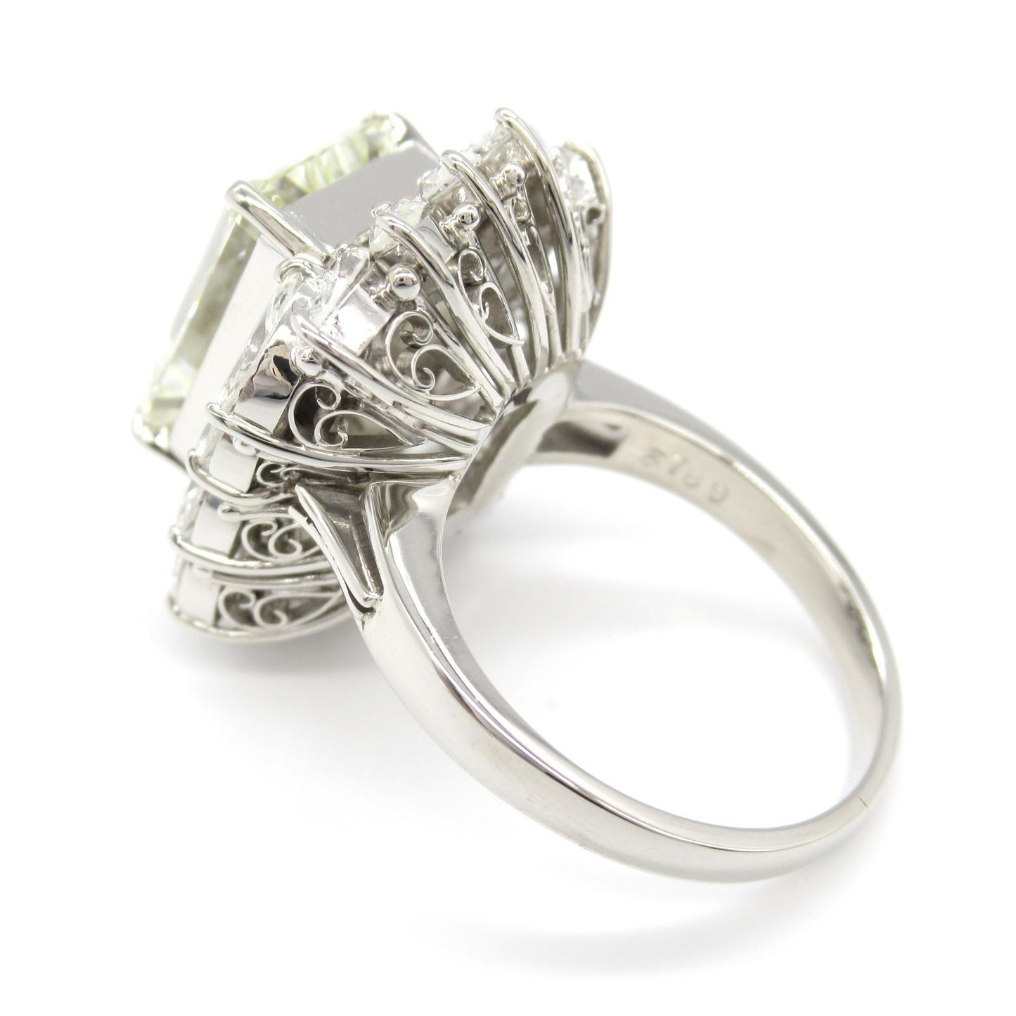Exquisite JEWELRY Diamond Ring in Platinum - A Timeless Treasure