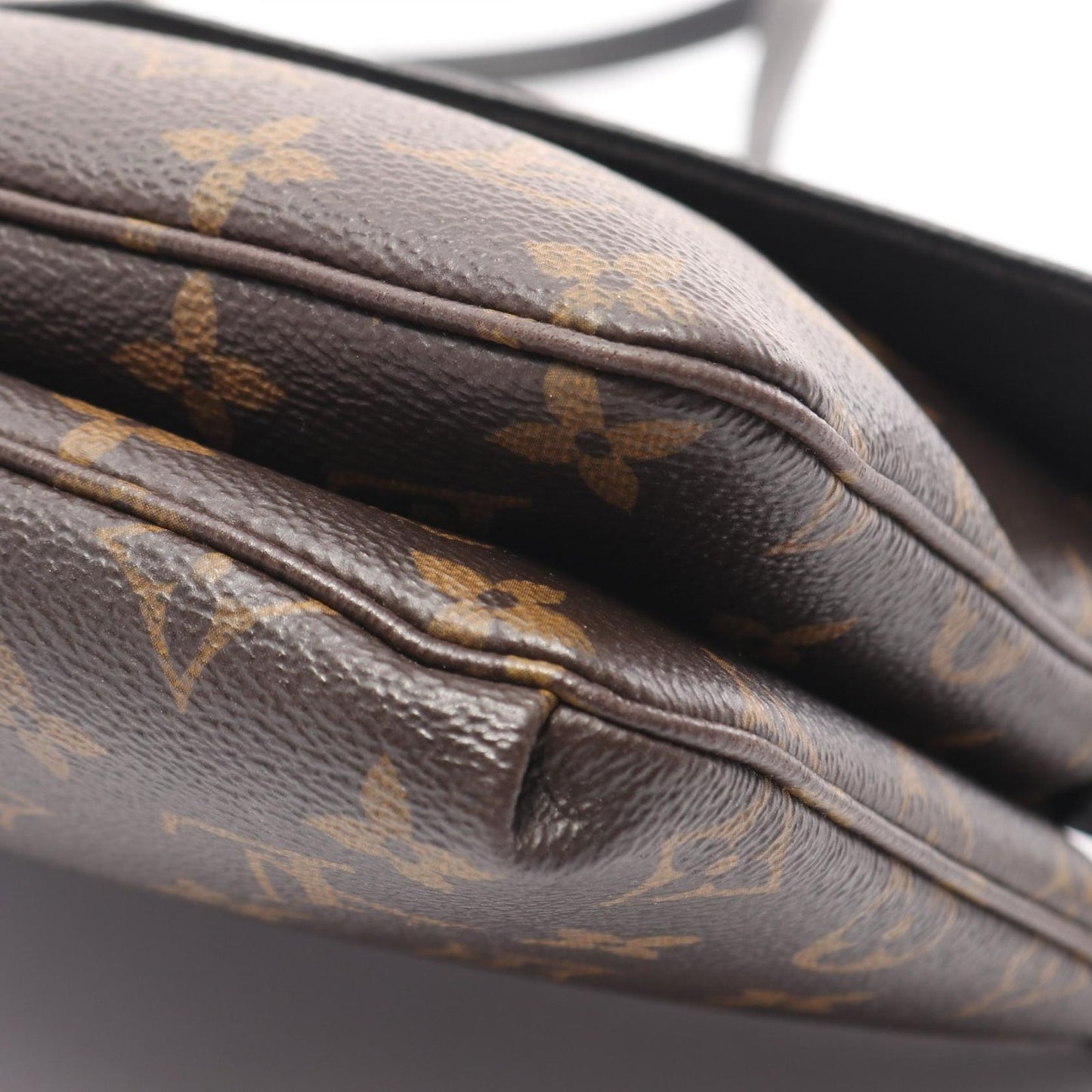 Louis Vuitton Twice Shoulder Bag - Timeless Elegance in Noir