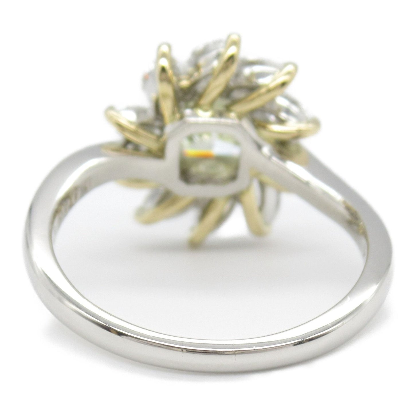Exquisite Diamond Ring in Platinum and Yellow Gold - 1.08ct