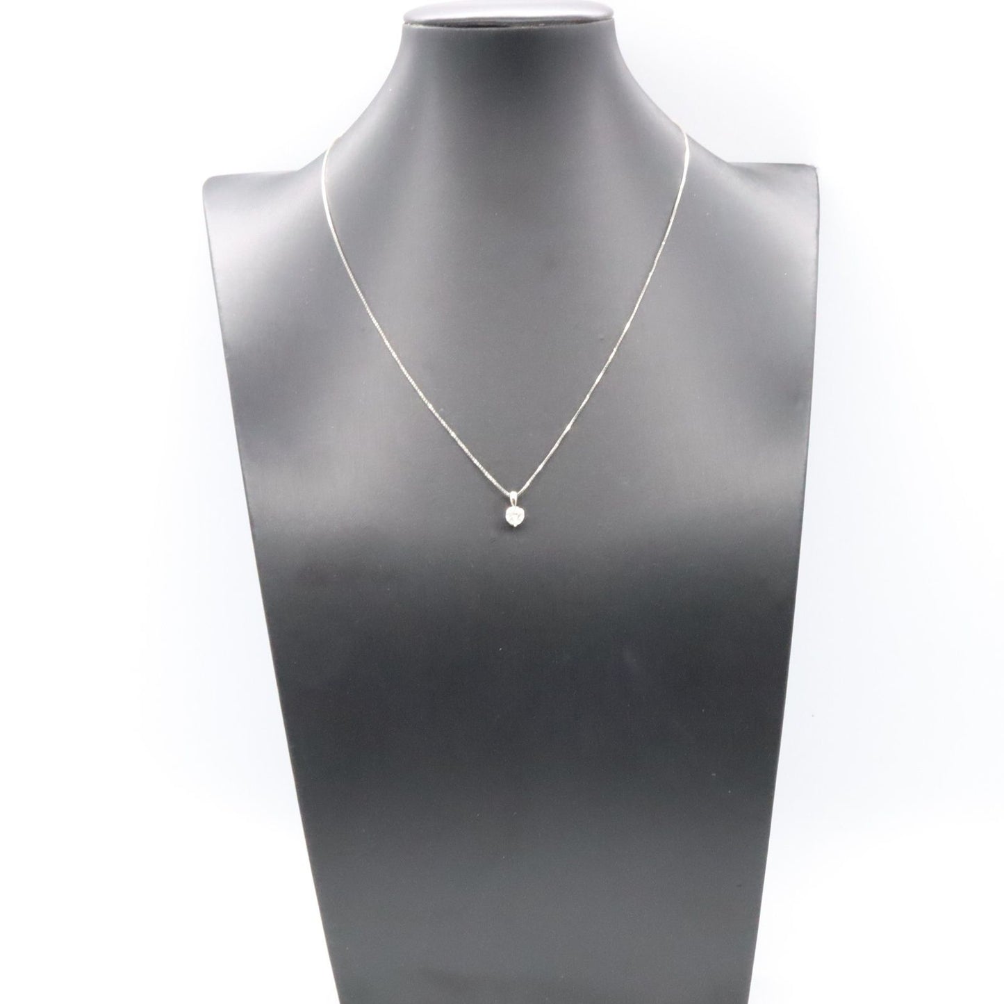 Exquisite Platinum Diamond Pendant Necklace - 0.515ct