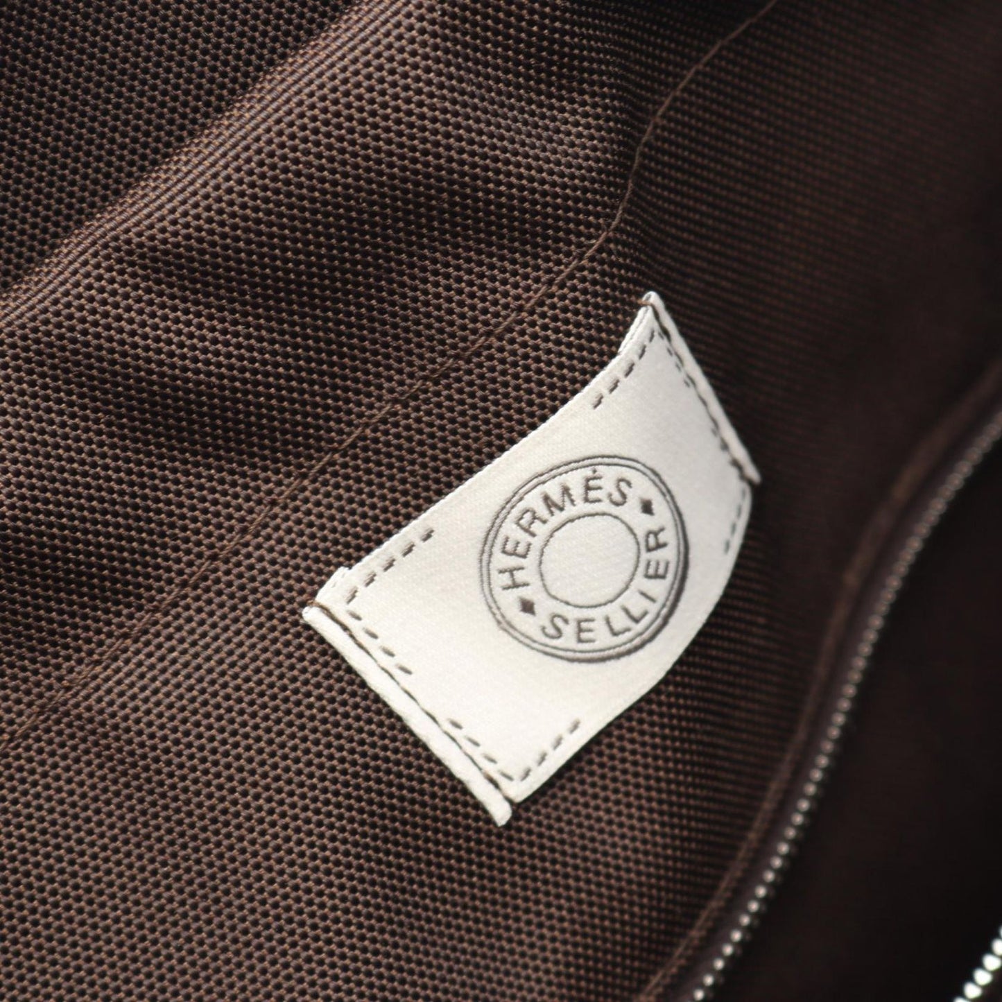 HERMES Sac de Pansage Gloom Tote Bag in Rouge Ash - Exquisite Craftsmanship