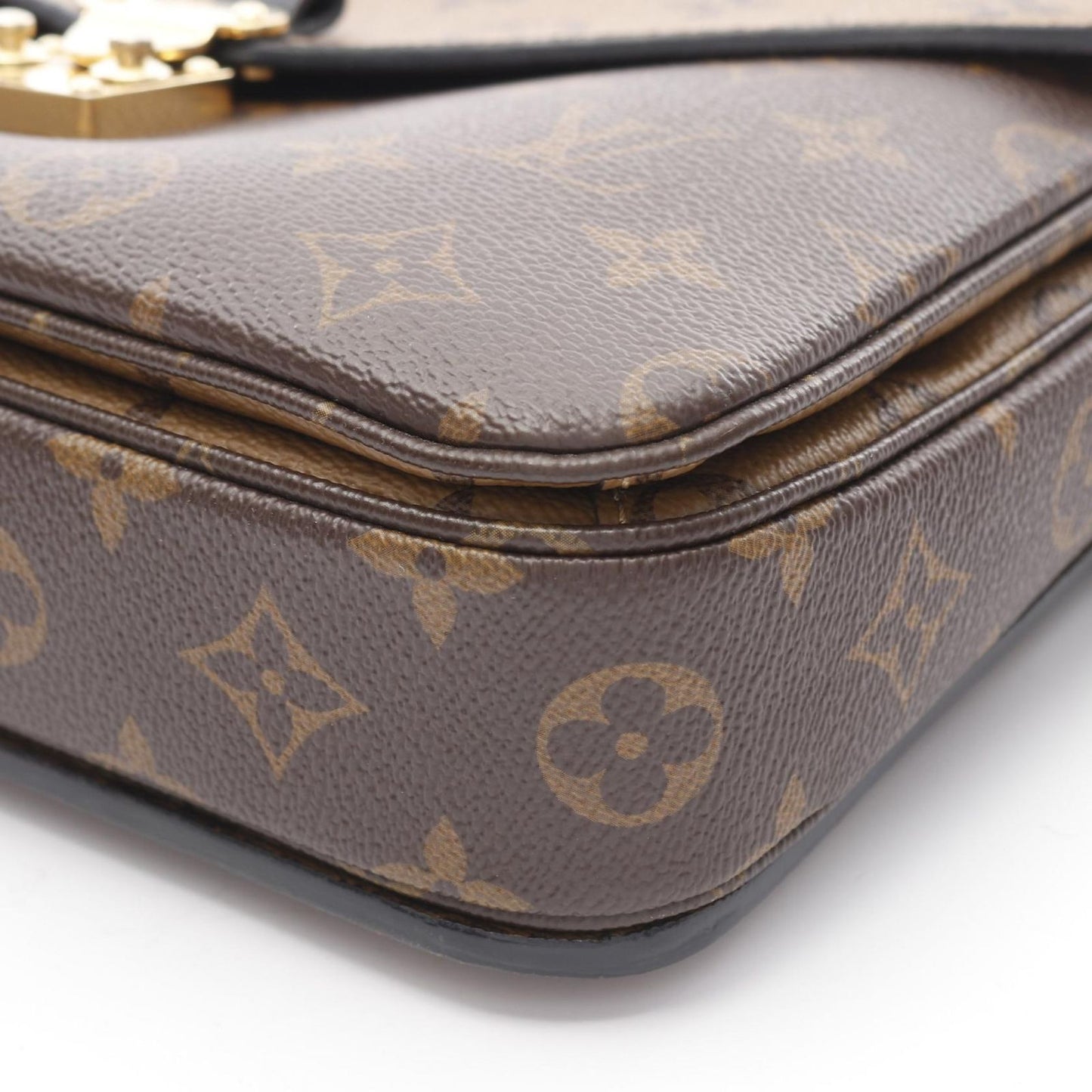 Louis Vuitton Pochette Métis MM Handbag - Timeless Elegance