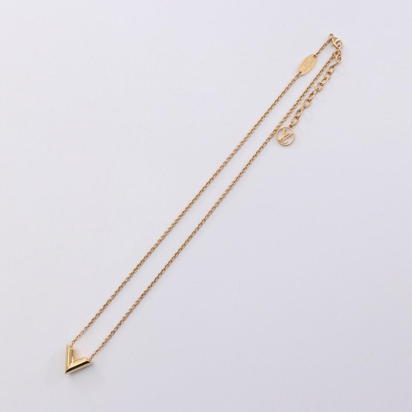Louis Vuitton Essential V Necklace in Gold - Timeless Elegance