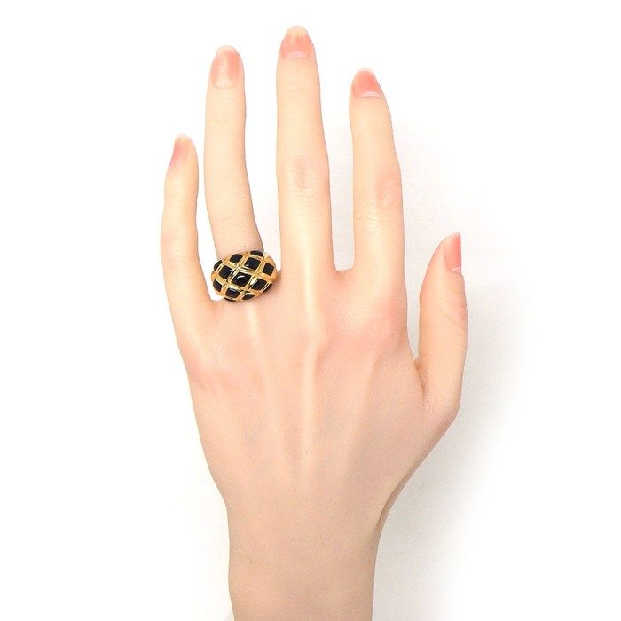 CHANEL Vintage Matelassé Quilted Onyx Ring in 18K Yellow Gold