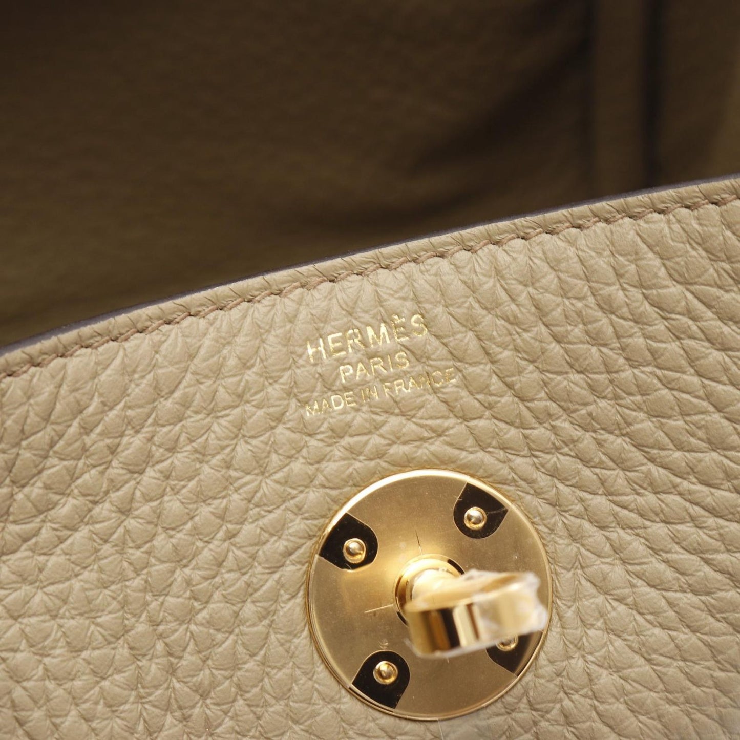 HERMES Lindy 26 Beige Marfa Shoulder Bag - Unused Luxury