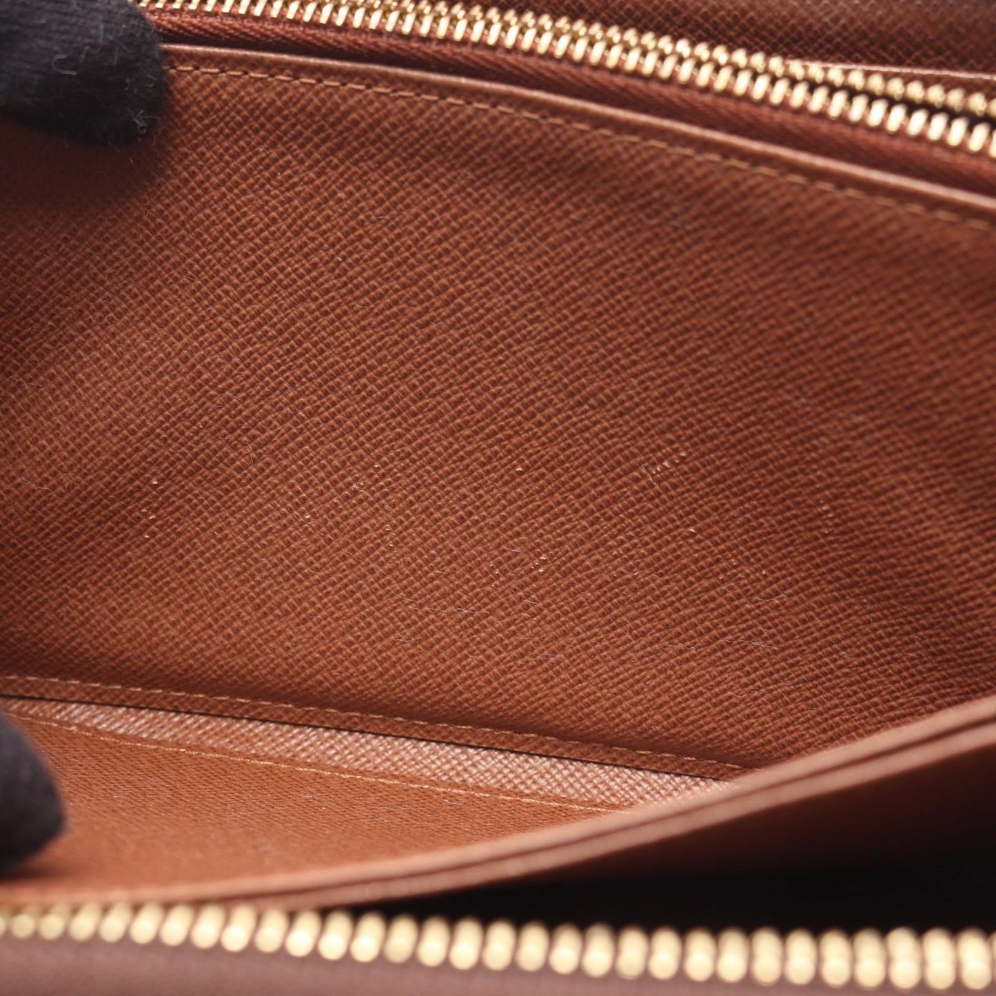 Louis Vuitton Monogram Zippy Wallet - Timeless Elegance