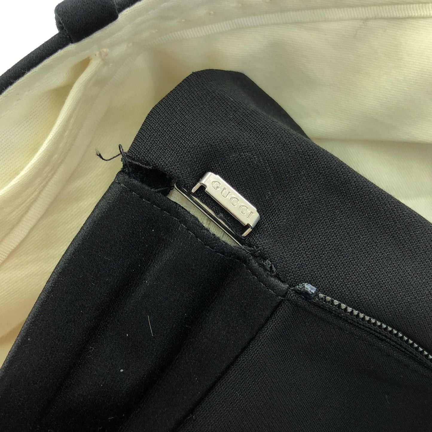 GUCCI Black Wool Pants - Elegant Sophistication for the Modern Woman