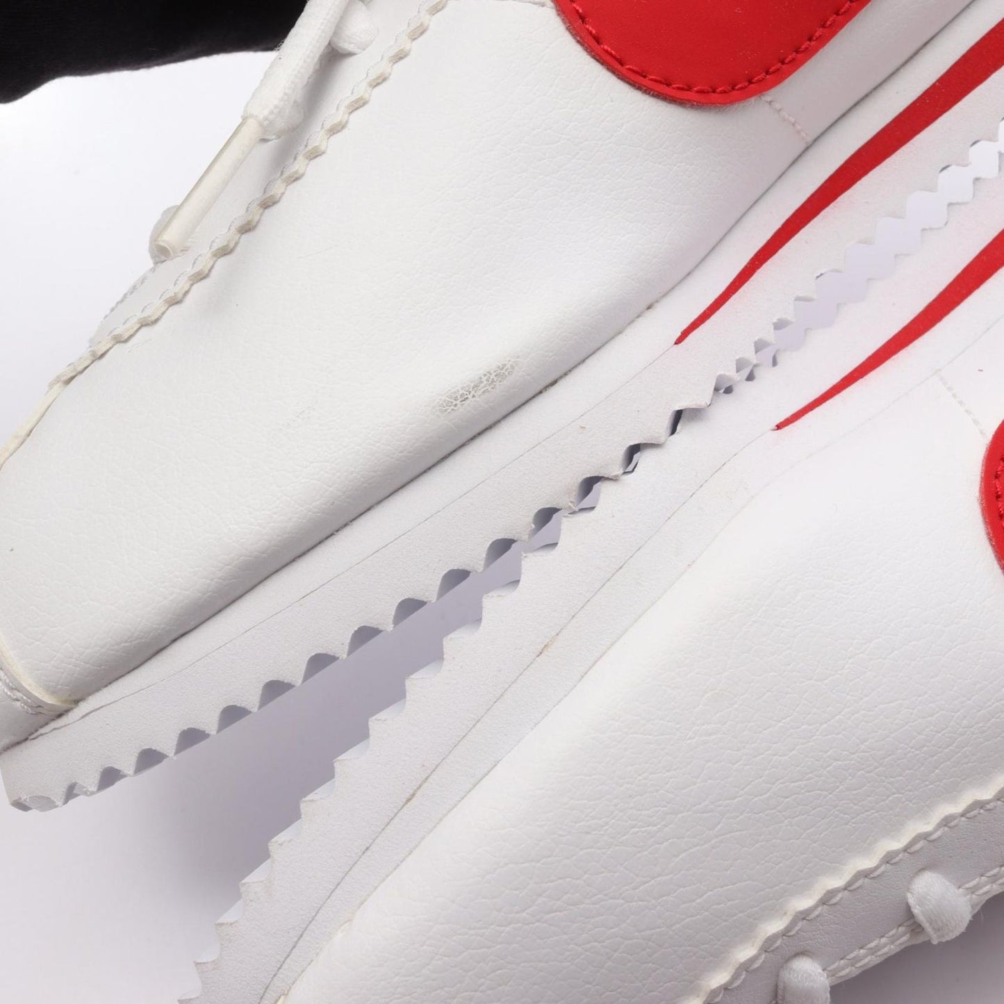 NIKE Cortez Sneakers in White Leather - Timeless Elegance