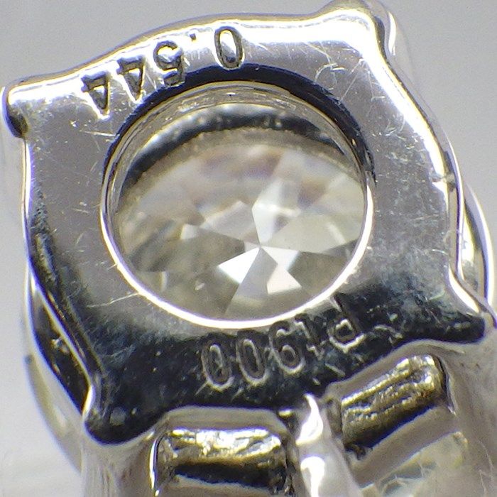 Exquisite 0.544ct Round Brilliant Cut Diamond Necklace in Platinum