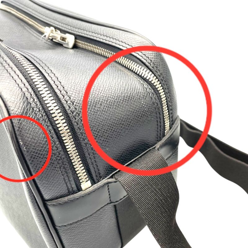 Louis Vuitton Reporter M30152 Black Taiga Leather Shoulder Bag