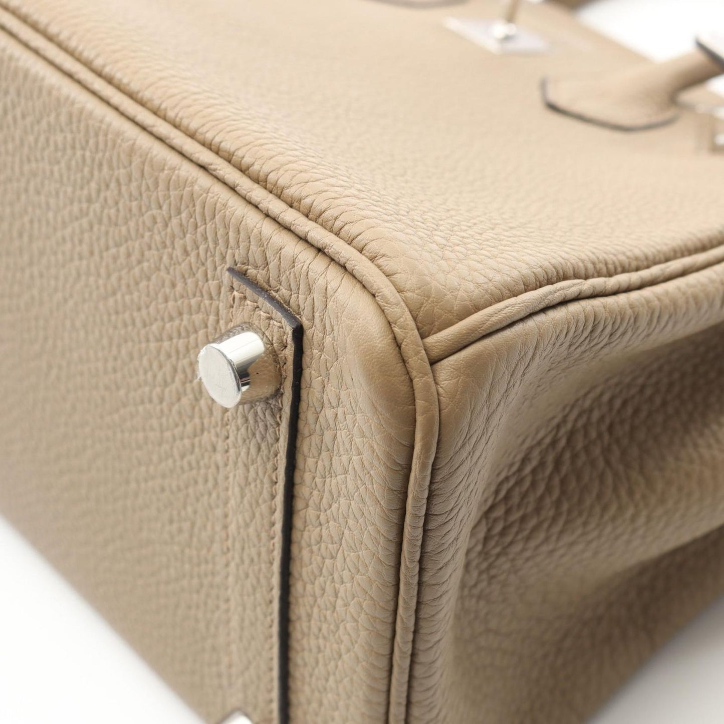 HERMES Birkin 25 Handbag in Beige Togo - Timeless Elegance