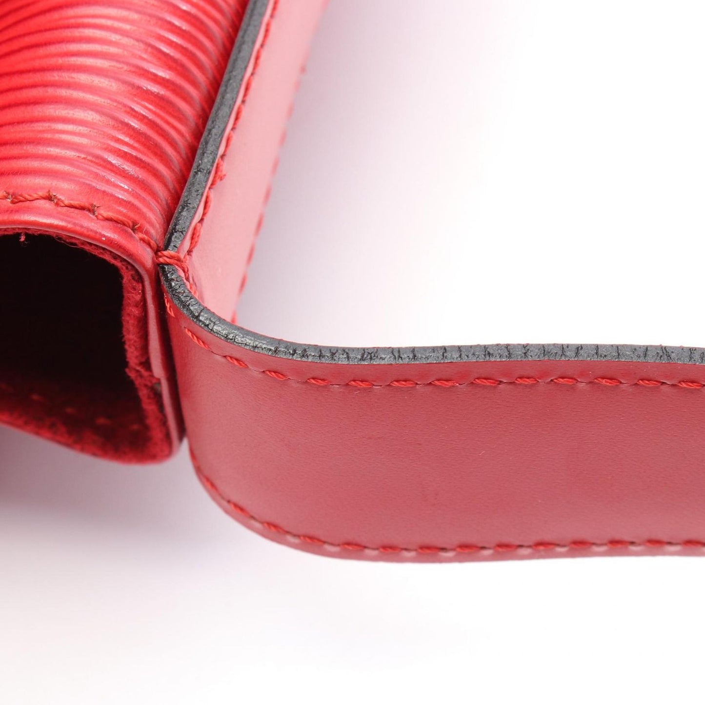 Louis Vuitton Sac De Paille PM in Castilian Red - Exquisite Craftsmanship