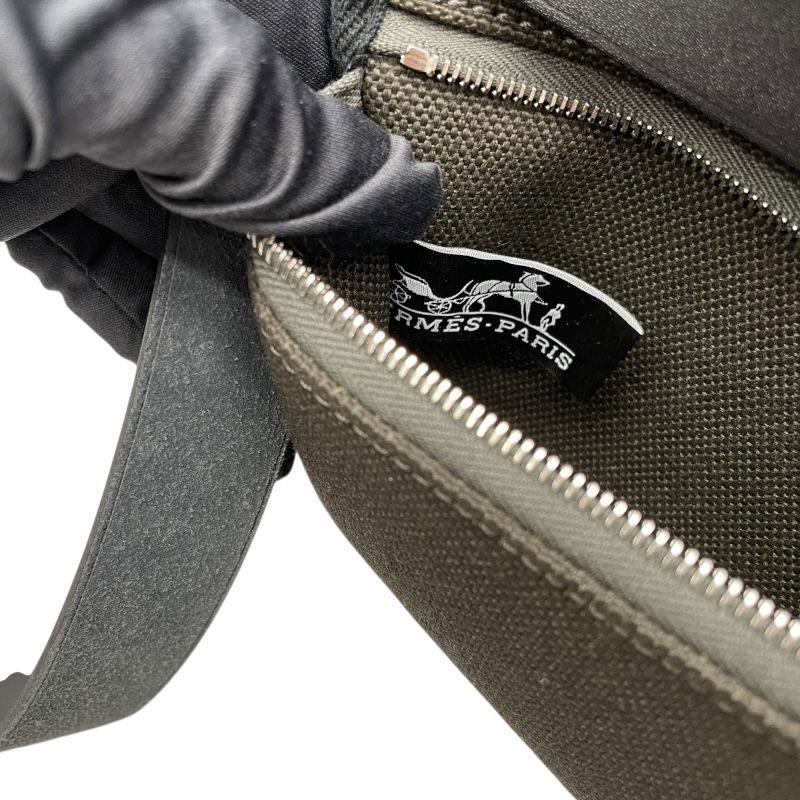 HERMES Émile Zip 20 Shoulder Bag - Duck Bronze & Black, 2024