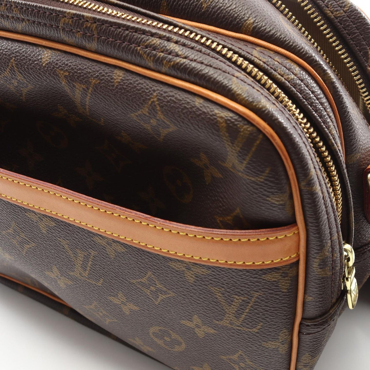 Louis Vuitton Reporter PM Shoulder Bag - Timeless Elegance