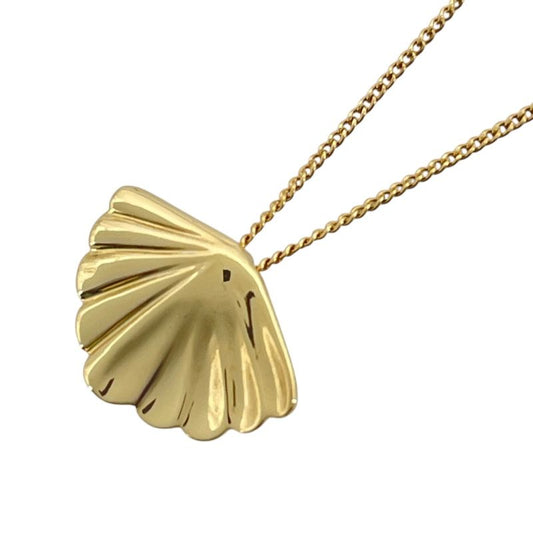 Tiffany & Co. K18YG Shell Necklace - Exquisite Yellow Gold Elegance